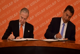 Signan convenio de colaboraci&oacute;n