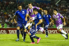 En el enfrentamiento de los hermanos Chargoy, venci&oacute; Jaguares.