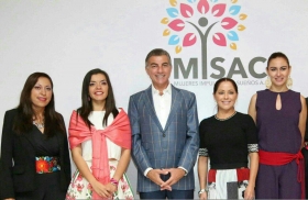 Asistió como invitado en compañía de su esposa Dinorah López de Gali  a la presentación  de Mujeres Impulsando Sueños A.C.