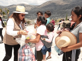 La directora general, Leonor Vargas Gallegos aclaró que el SEDIF no condiciona los apoyos