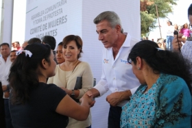 Revisan las afectaciones en la iglesia de San Antonio de Padua y en la primaria Ignacio Zaragoza