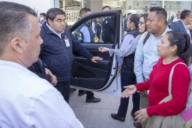 Acudió al HNP para dialogar con los padres de los menores afectados   