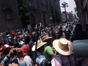 Granaderos en Reforma