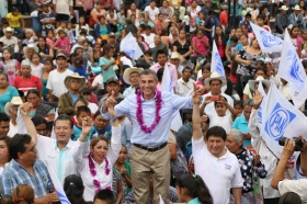 Tony Gali fortalecer&aacute; la conectividad y el turismo en Pahuatl&aacute;n