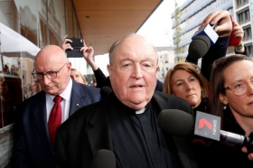 Condena a 12 meses de prisi&oacute;n a exarzobispo australiano por pederastia