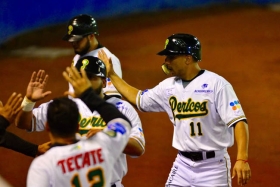 Pericos paga visita a Rieleros