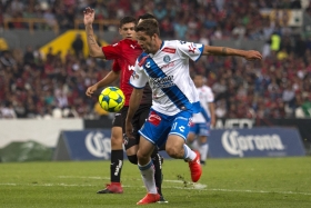 Centuri&oacute;n debut&oacute; en Copa con el Club Puebla 