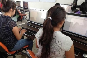 Se abander&oacute; a los estudiantes que viajar&aacute;n a Alemania como becarios a trav&eacute;s del Programa de Estudiantes de Ingenier&iacute;a del Servicio Alem&aacute;n de Intercambio Acad&eacute;mico