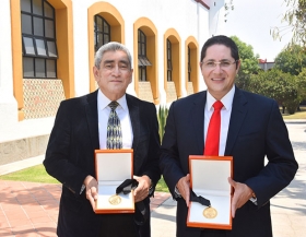  Reciben Premio Adalberto Viesca Sada