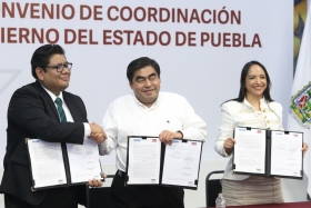 El mandatario encabezó la firma del convenio de colaboración con el Coneval