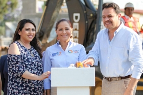  Dinorah L&oacute;pez de Gali coloc&oacute; la primera piedra para iniciar la construcci&oacute;n 