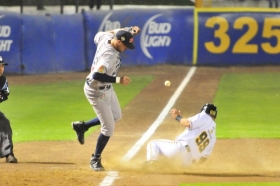 Pericos abren serie ante Tigres