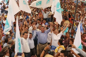 Tony Gali garantiza infraestructura y atenci&oacute;n al campo en Chiautla de Tapia